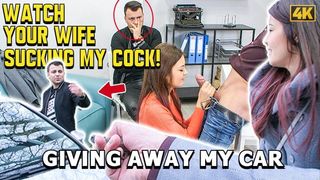 Няшка хуесоска в присутствии своего парня берёт в рот толстый писюн мужика